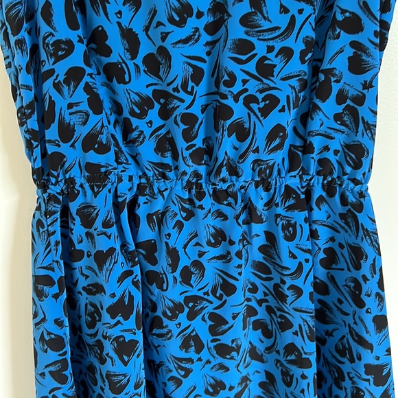 Cute blue dress with zippered back detail - Picture 3 of 7